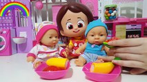 Niloya Oyuncak Bebeğe Şeker Getiriyor Niloya take Candy to baby doll