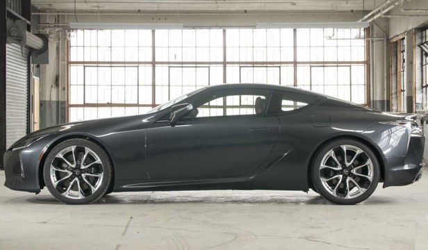 2018 Lexus LC 500 VS Ford Mustang GT V8