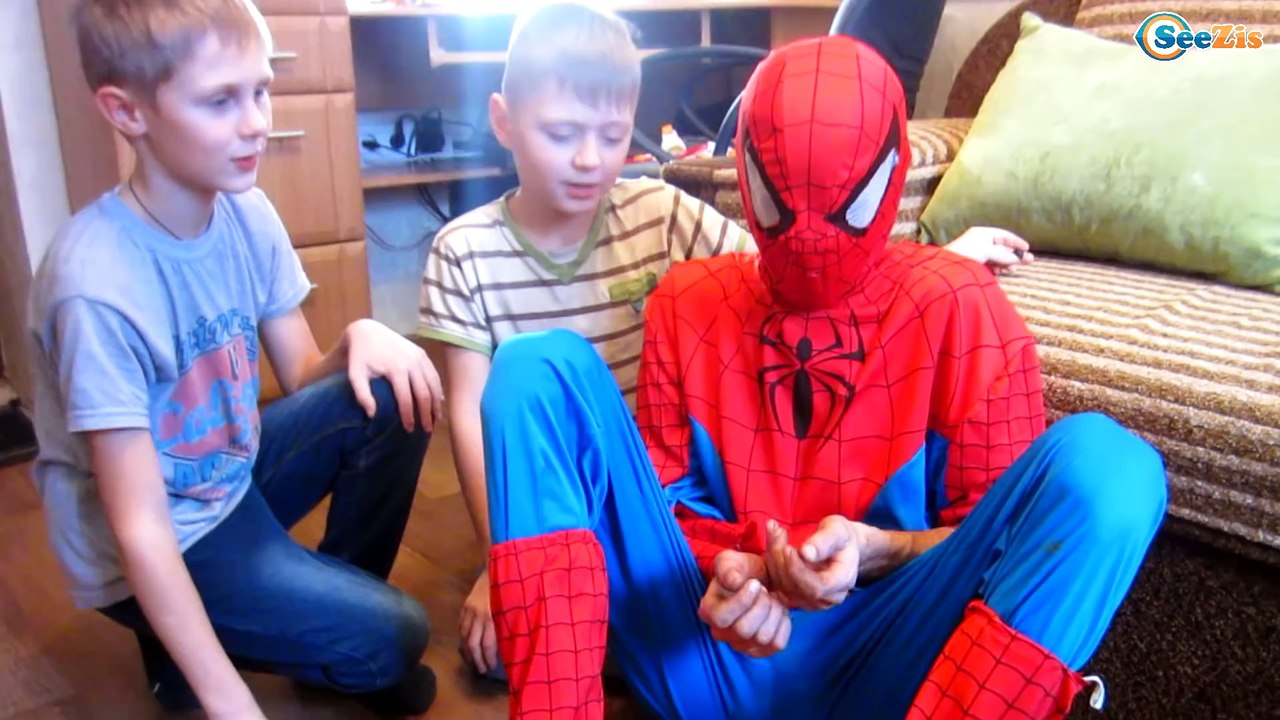 SPIDERMAN Игорек и Богдан Лечим Человека Паука...