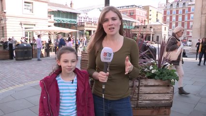 Would Londoners Stop To Help Child Standing On Her Own?