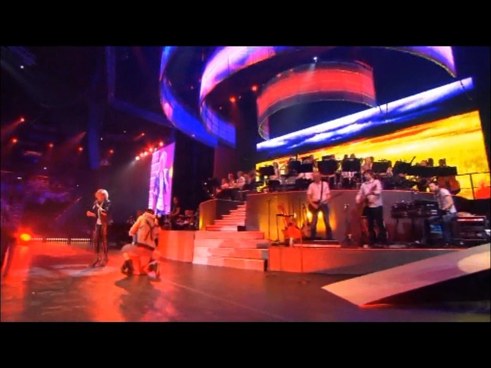 LIVE HELENE FISCHER: WE WILL ROCK YOU / WHO WANTS TO LIVE FOREVER / THE SHOW MUST GO ON / WE ARE THE CHAMPINS / NICHT VO