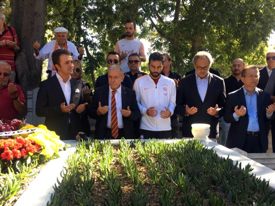 Metin Oktay Kabri Başında Anıldı