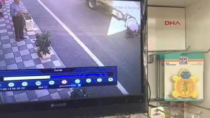 Kastamonu Kamyonetin Çarptığı 3 Yaşındaki Azra Ağır Yaralandı