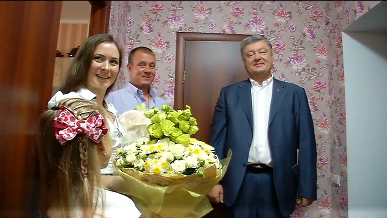 Петр Порошенко: Украина гордится такими воинами, как танкист Евгений Межевикин. Слава украинским защитникам!