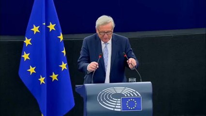 Juncker defende mais UE em torno do euro e de Schengen