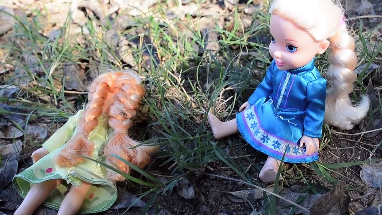 Anna And Elsa Toddlers Camping! Part 2- CRAB Bites Annas Butt!