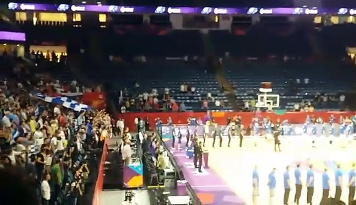 Ανάκρουση εθνικού ύμνου πριν το ματς με Ρωσία