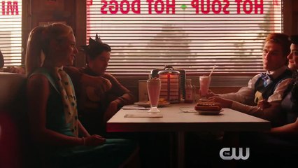 New 'Riverdale' Trailer: Archie & Veronica Have Shower Sex