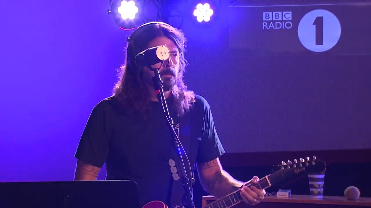 Foo Fighters - Let There Be Rock (AC DC cover) 2017