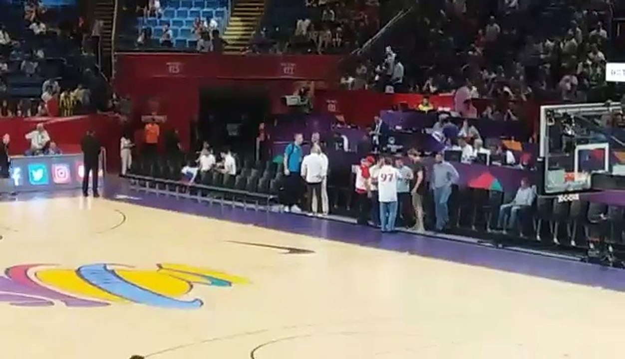 Τετ-α-τετ Ζοτς και Ντούντα