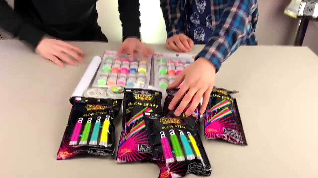 NEW GLOW IN THE DARK NERF GUN!! (IT'S AMAZING!!)