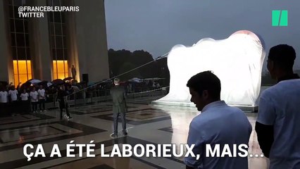 Download Video: Paris 2024: les anneaux olympiques dévoilés au Trocadéro (et ça a été laborieux)