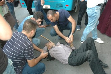 Hareket Eden Otobüse Binmek İsteyen Yaşlı Yolcu Otobüsten Düşüp Yaralandı