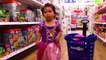Rapunzel Baby Drives Car to ToysRUs for Frozen Elsas forgotten birthdayparty /w Snow Wh