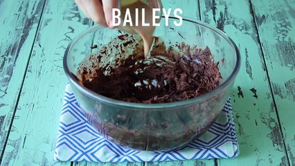 5 DELICIOUS CHOCOLATE CUPCAKES IN 5 MINUTES! - The Scran Line