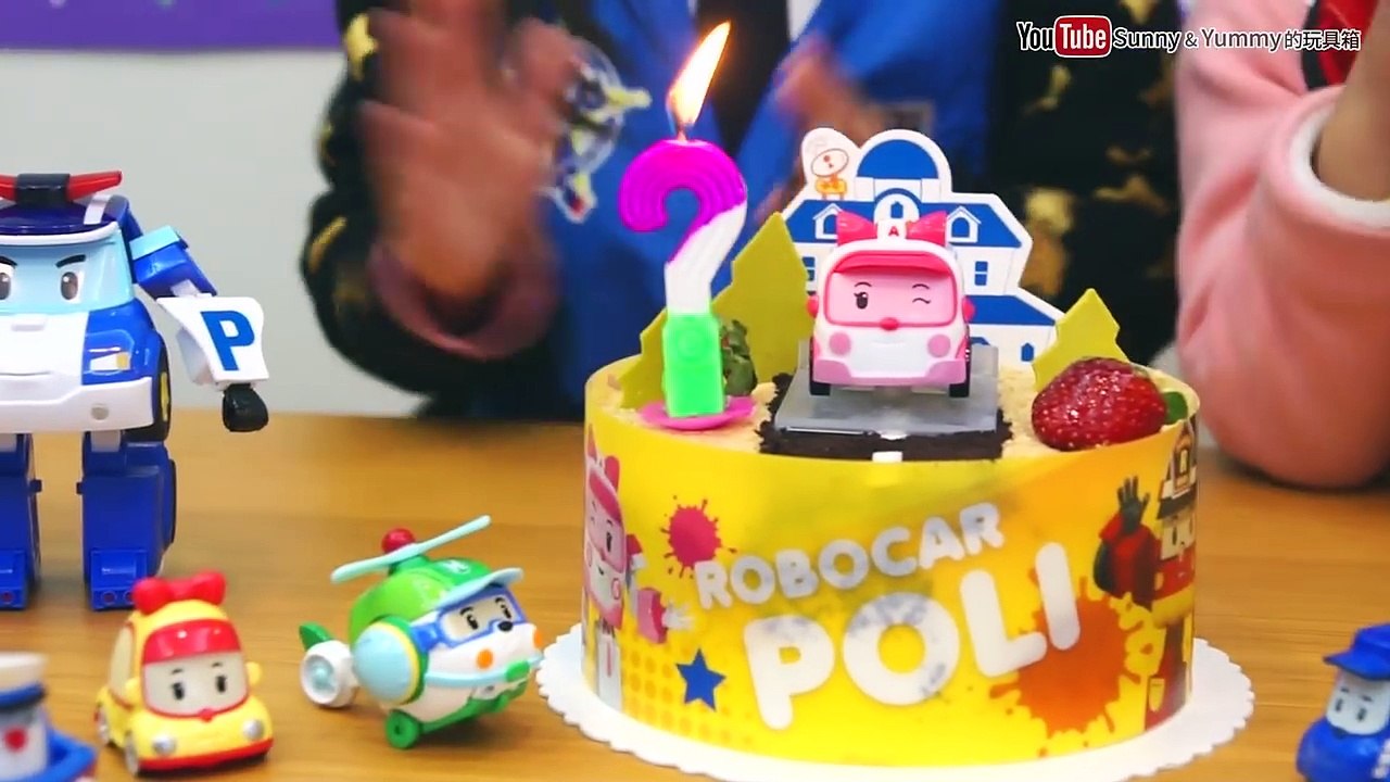 波力救援小隊一起過生日囉! 上面還有安寶的車子是在85度C找到的 波力跟羅伊的裝備 還有安寶公仔玩偶機器人 POLI 合金車玩具 波力救援小英雄玩具開箱Sunny Yummy TOYs