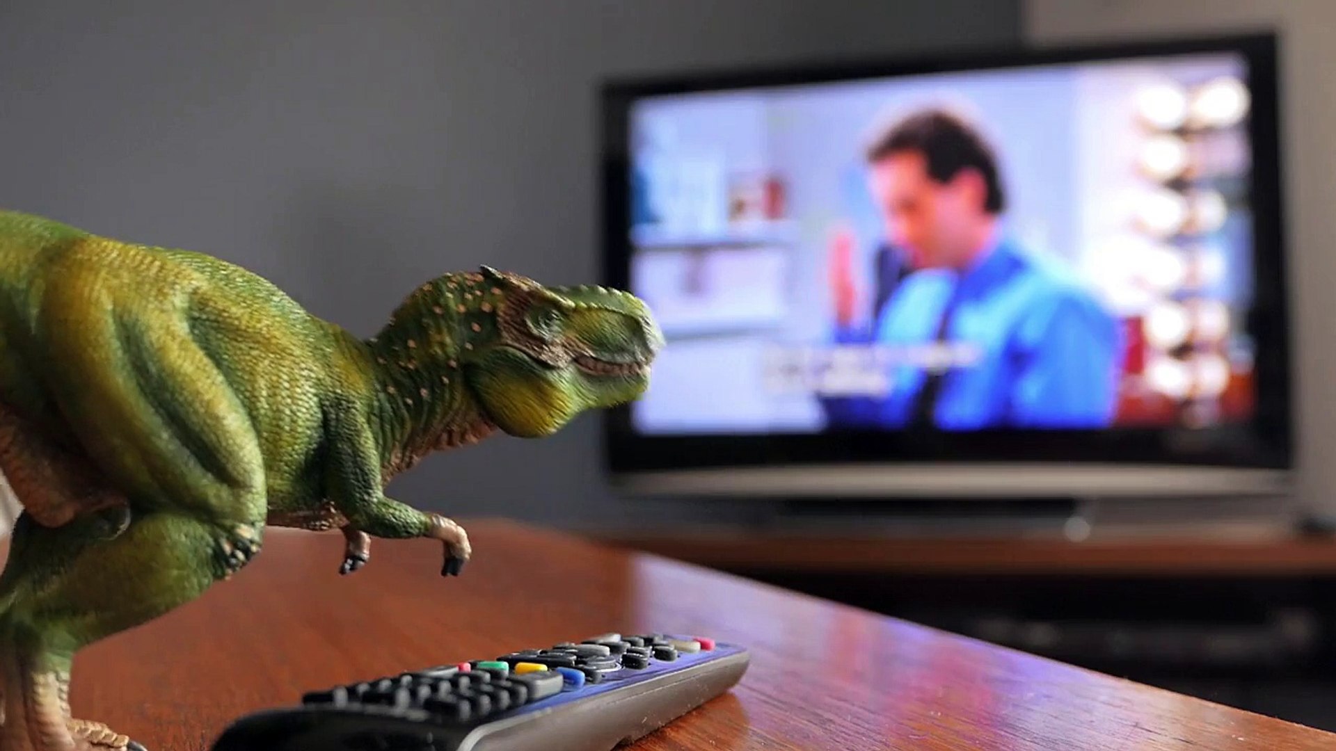 ⁣T-Rex vs Army Toys! Pet dinosaur fights army toys in a dinosaur animation