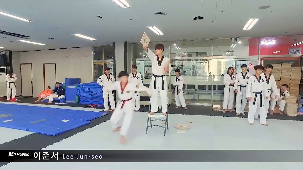 Taekwondo top too - Who loves you?