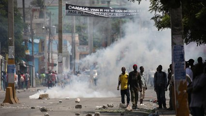 Protestos contra o aumento de impostos geram tensão