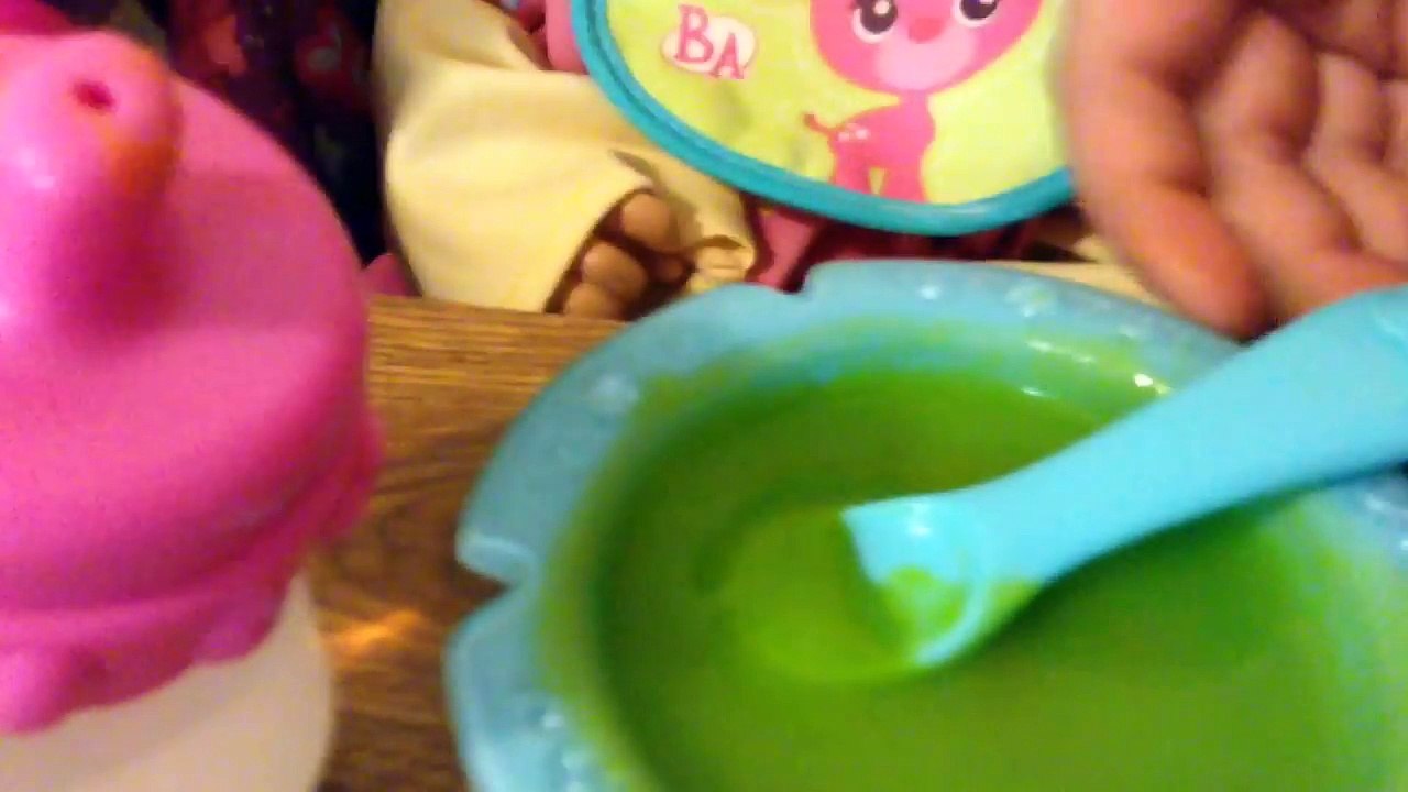 Baby Alive Learns to Potty Doll Feeding and Potty Training