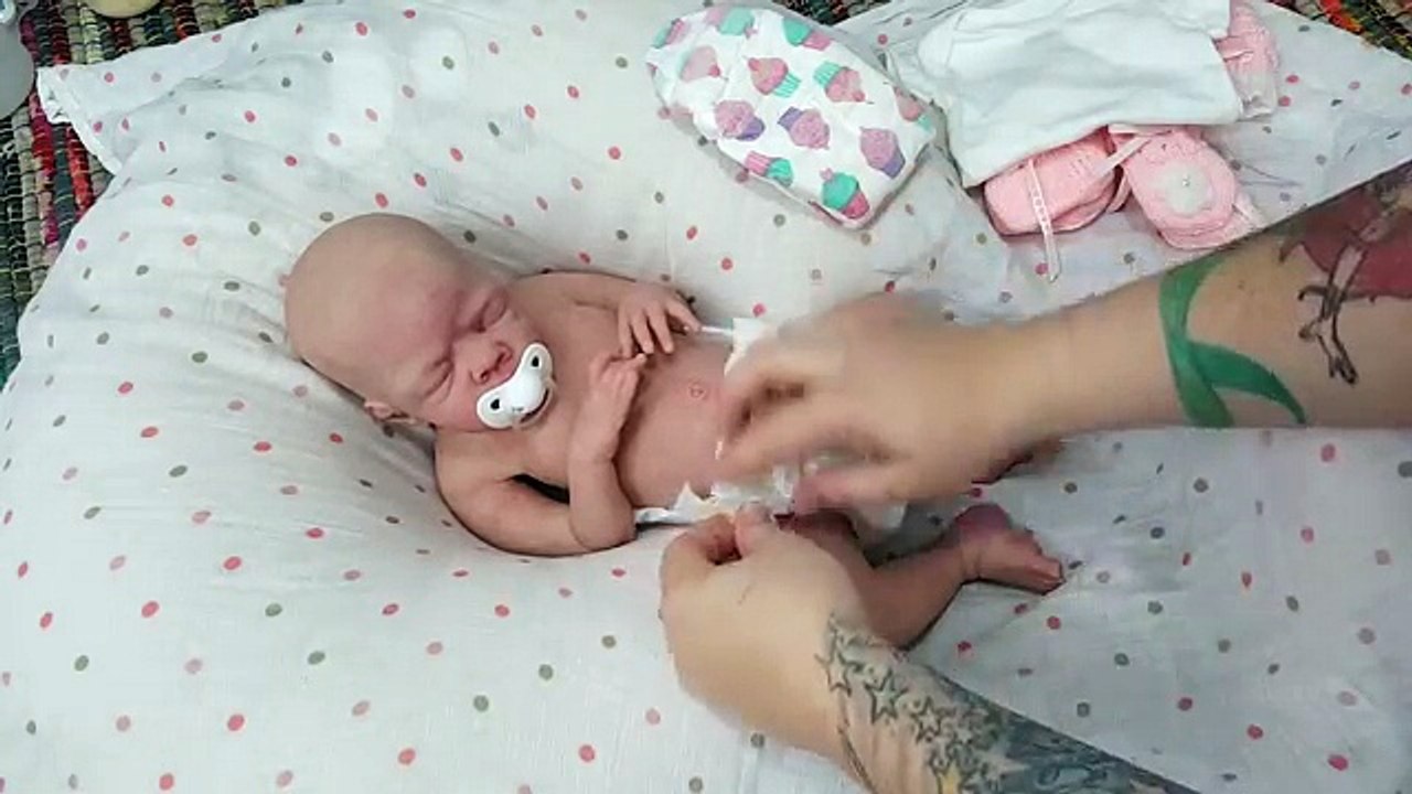 Bébé nouveau née bébé poupée réal vie bébé poupée Robes vers le haut comme nouveau née en changeant