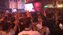 Beşiktaş Taraftarı Galibiyeti Çarşı’da Kutladı