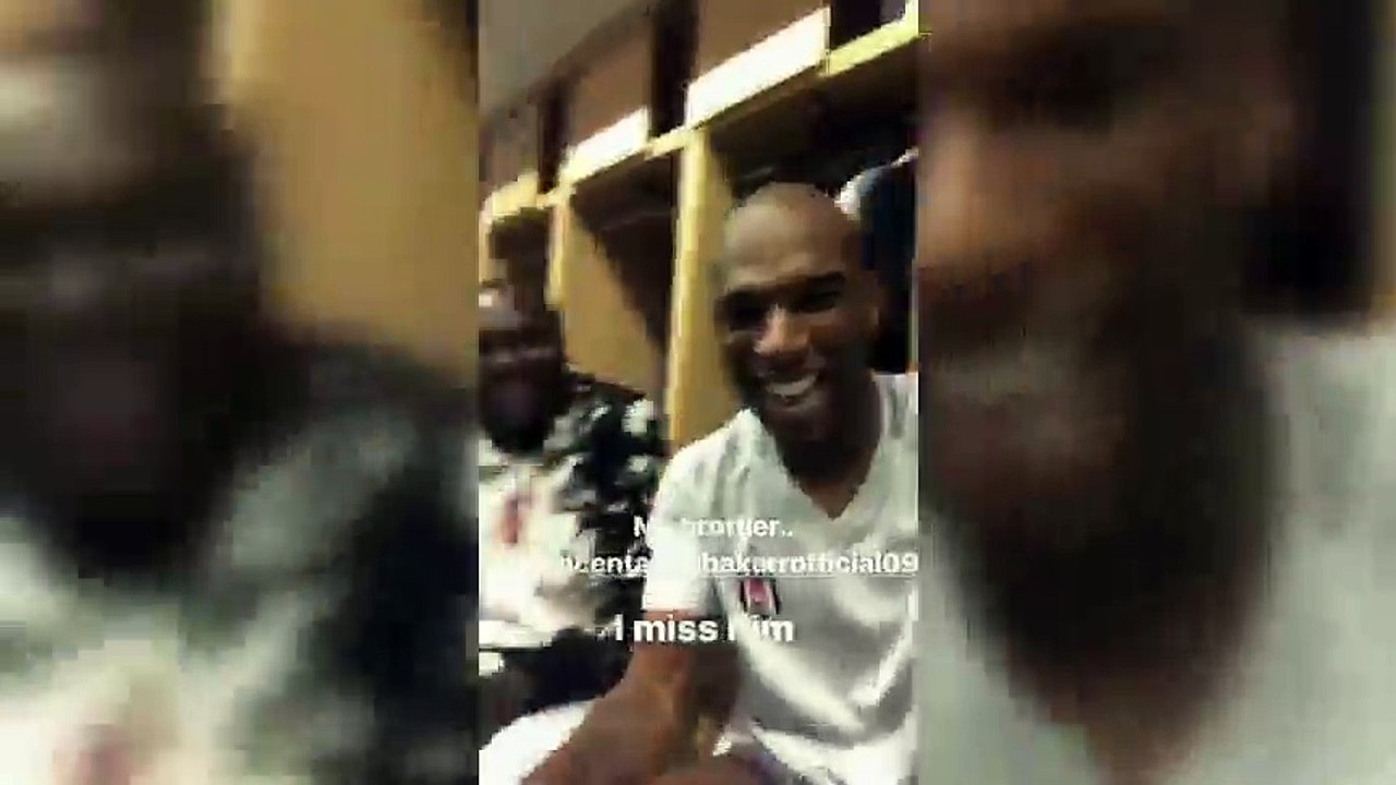Aboubakar maç sonu Beşiktaş soyunma odasında eğlendi