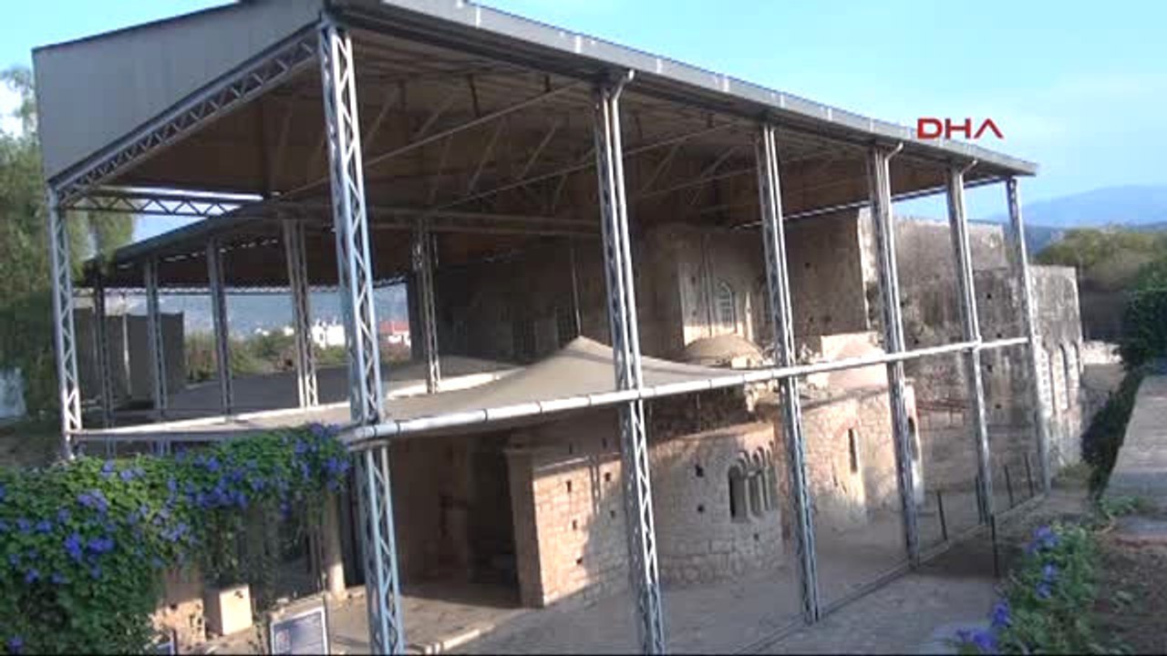Antalya Aziz Nikolaos Anıt Müzesi'ne İki Katlı Yapı Ortaya Çıkarıldı