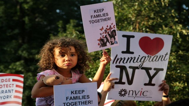 Мечтатели : договориться не удалось