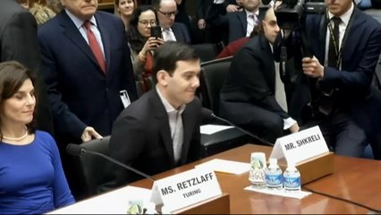 Στη φυλακή για τα... μαλλιά της Χίλαρι Κλίντον