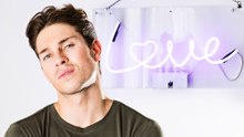 Full Celebs Go Dating Season 2 Episode 10 Streaming onine free video HD
