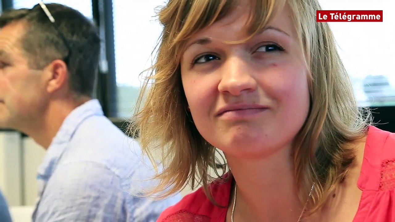 Brest. Elle goûte l'eau du robinet