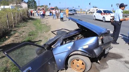 Ordu Otobüsle Çarpışan Otomobil İkiye Ayrıldı 3 Yaralı