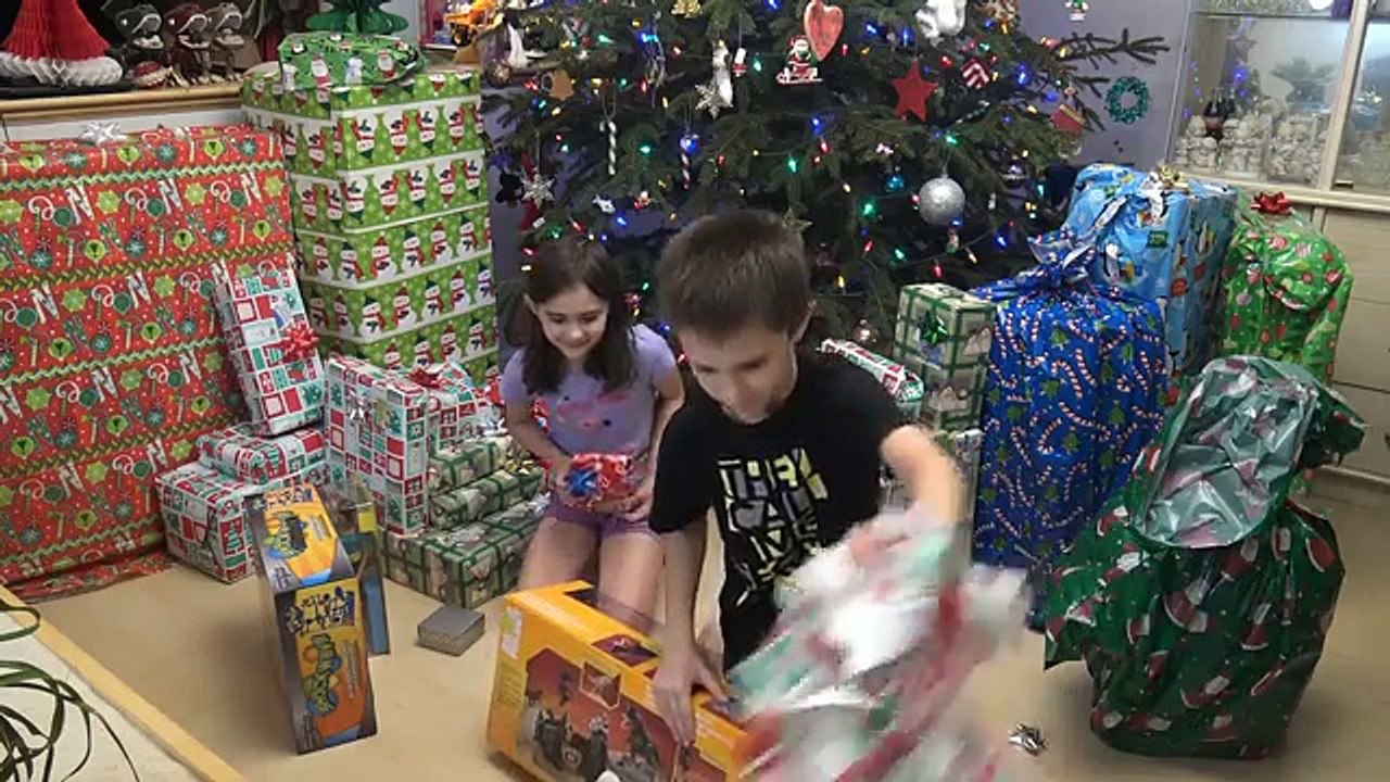 Noël matin ouverture cadeaux 2016 |