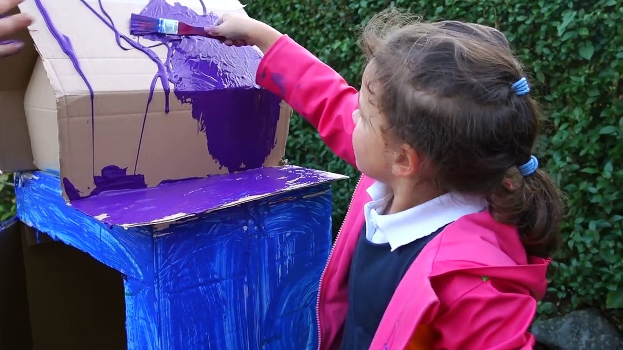 Disney Frozen Elsa Giant DIY Rainbow Toy Doll House from Cardboard Box