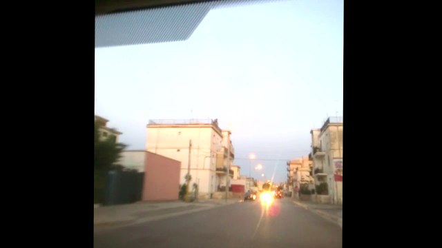 Andria: luci della pubblica illuminazione ad intermittenza in viale Orazio