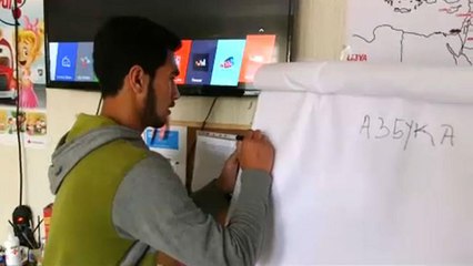 Szerbia: iskolában tanulhatnak a menekült gyerekek