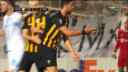 Τσακωμός Λάζαρου-Μπακασέτα για το φάουλ Ριέκα-ΑΕΚ 14-9-17