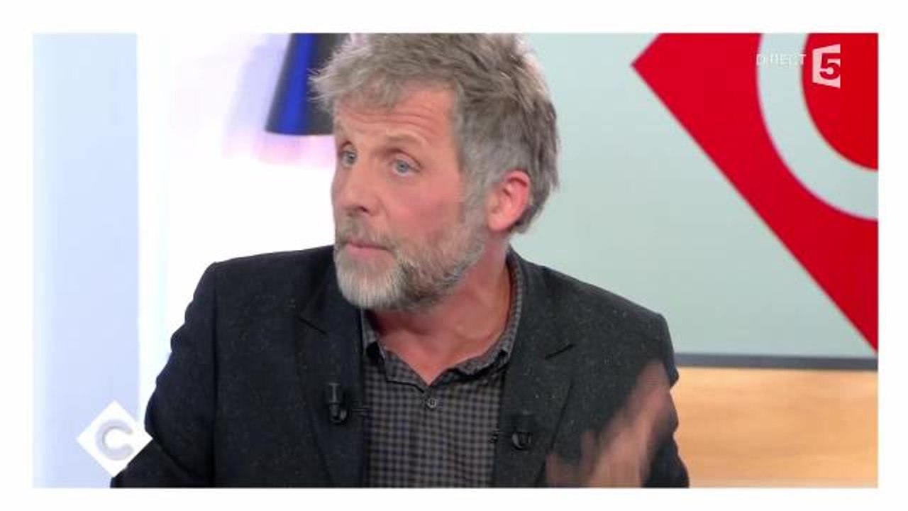 C à Vous : Stéphane Guillon revient sur ses propos sur Vincent Bolloré