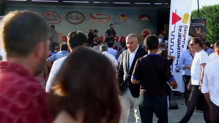 Konak Meydanı'nda Vatandaşlara Kahramanmaraş Dondurması İkram Edildi