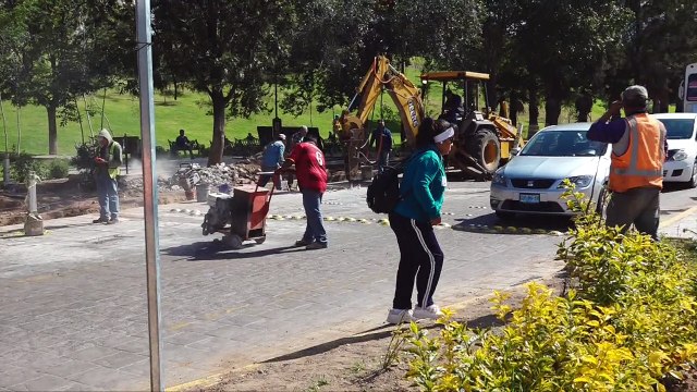 Construcción de ciclovía Rumbo al Hotel Real De Minas causa caos vial