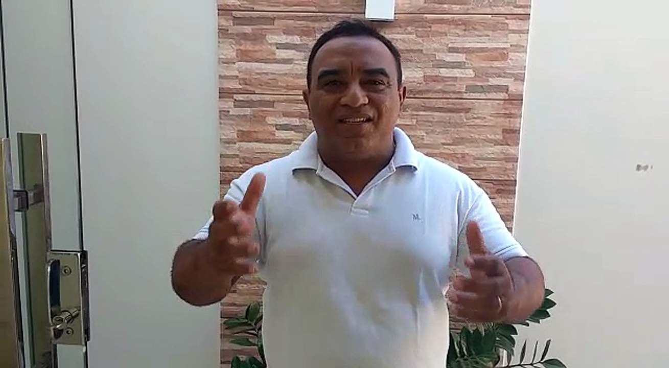 Prefeito Marcos Eron faz convite à população de Monte Horebe