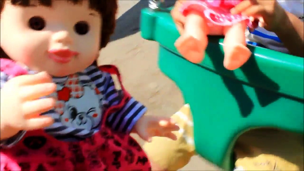 メルちゃん　ぽぽちゃん　おもちゃ　アンパンマン自動販売機　公園　お外あそび　すべり台♡ばいきんおねえさん♡