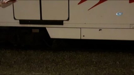 Metronun Önüne Atladığı İddia Edilen Bir Kişi Feci Şekilde Can Verdi