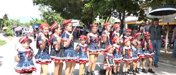 25 escuelas desfilaron en Sector Rivera Hernández