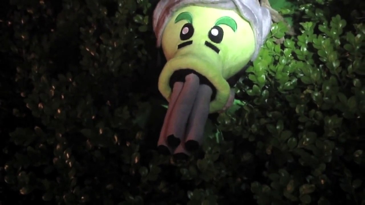 Plants vs Zombies Plush: Zombatany Part 2: Nighttime
