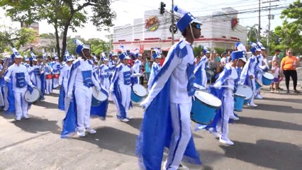 Escuelas se lucen en desfiles patrios en San Pedro Sula
