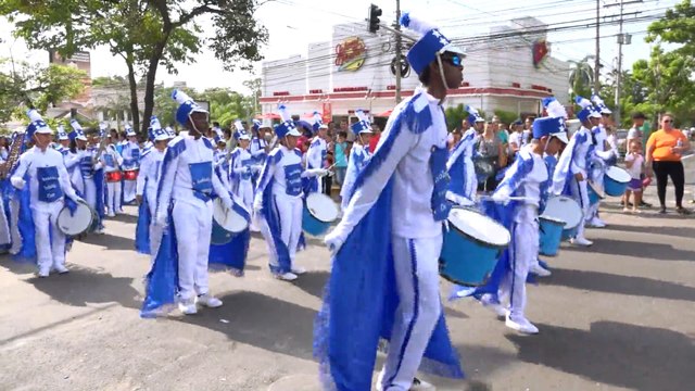 Escuelas se lucen en desfiles patrios en San Pedro Sula