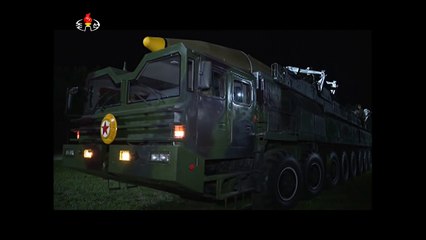 Скачать видео: Coreia do Norte dispara míssil que sobrevoa Japão