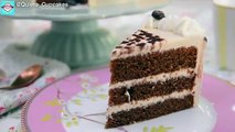 Gâteau escroquerie avec petits gâteaux intérieur Licorne gâteau arc-en-licorne |